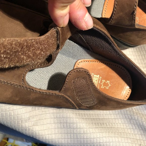 Easyspirits women Brown Nubuck Velcro, 7.5W - Picture 6 of 12